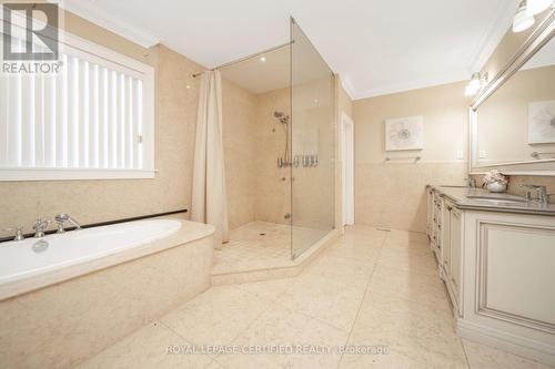 2489 Olinda Court, Mississauga, ON - Indoor Photo Showing Bathroom