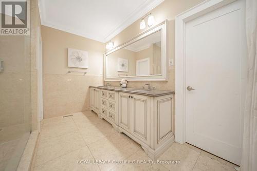 2489 Olinda Court, Mississauga, ON - Indoor Photo Showing Bathroom