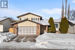 118 Highlands CRESCENT  Saskatoon, SK S7H 4Y1