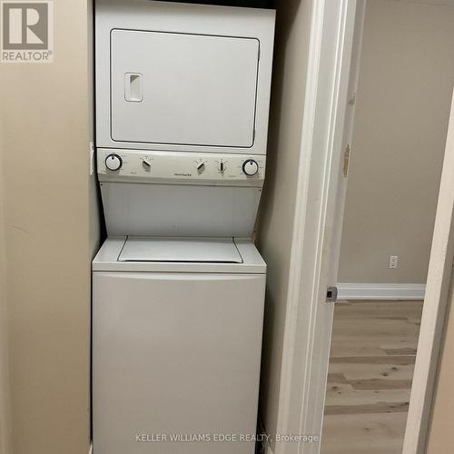 25 West 4Th Street, Hamilton, ON - Indoor Photo Showing Laundry Room