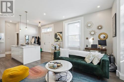 16 Ramore Street, Cambridge, ON - Indoor Photo Showing Living Room