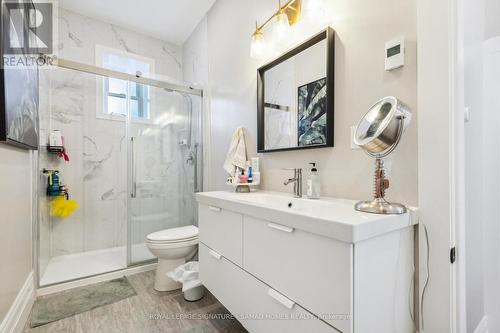 16 Ramore Street, Cambridge, ON - Indoor Photo Showing Bathroom