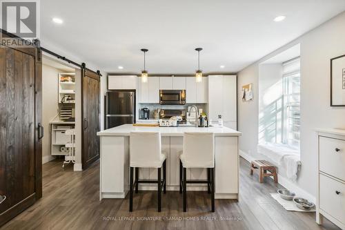 16 Ramore Street, Cambridge, ON - Indoor Photo Showing Kitchen With Upgraded Kitchen