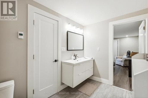 16 Ramore Street, Cambridge, ON - Indoor Photo Showing Bathroom