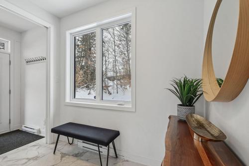 Hall d'entrée/Vestibule - 220 Rue De L'Everest, La Conception, QC - Indoor Photo Showing Other Room