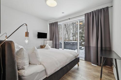 Chambre à coucher principale - 220 Rue De L'Everest, La Conception, QC - Indoor Photo Showing Bedroom