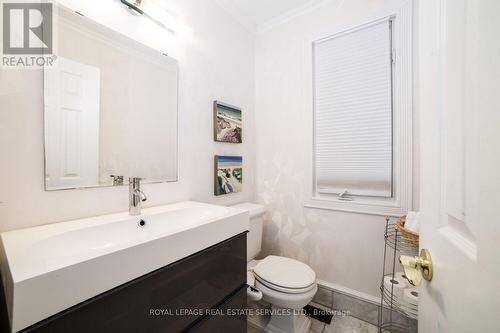 4069 Lakeshore Road, Burlington, ON - Indoor Photo Showing Bathroom