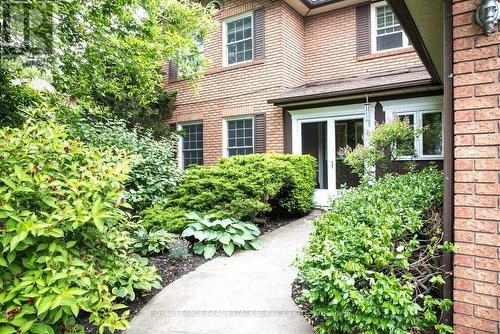 4069 Lakeshore Road, Burlington, ON - Outdoor