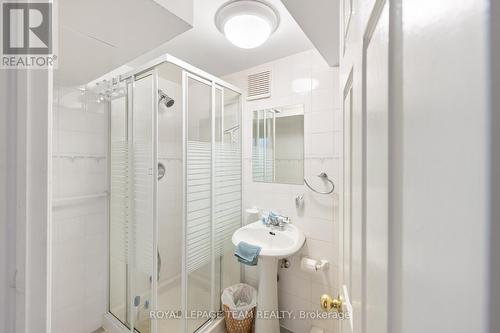 790 Hamlet Road, Ottawa, ON - Indoor Photo Showing Bathroom