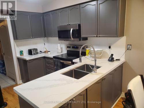 32 Stonecairn Drive, Cambridge, ON - Indoor Photo Showing Kitchen With Double Sink