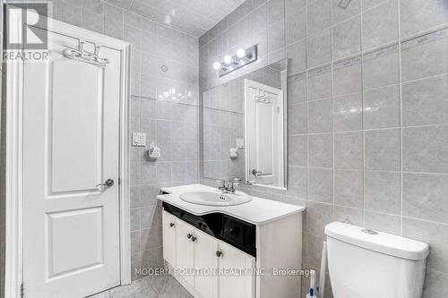 477 Fendalton Street, Mississauga, ON - Indoor Photo Showing Bathroom