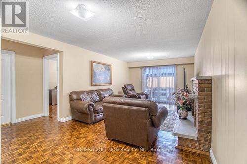 477 Fendalton Street, Mississauga, ON - Indoor Photo Showing Living Room