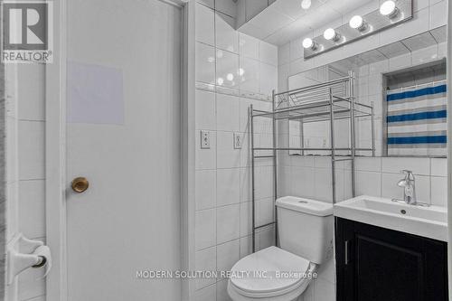 477 Fendalton Street, Mississauga, ON - Indoor Photo Showing Bathroom