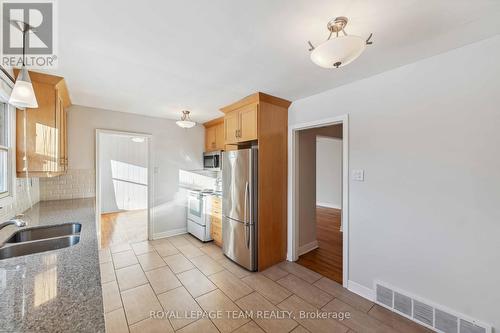 420 Billings Avenue, Ottawa, ON - Indoor Photo Showing Kitchen With Double Sink