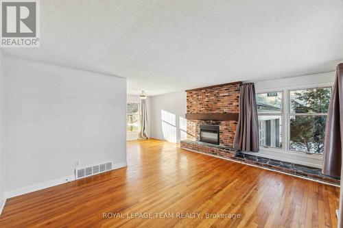 420 Billings Avenue, Ottawa, ON - Indoor Photo Showing Living Room With Fireplace