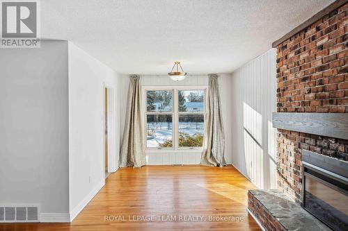 420 Billings Avenue, Ottawa, ON - Indoor Photo Showing Living Room With Fireplace