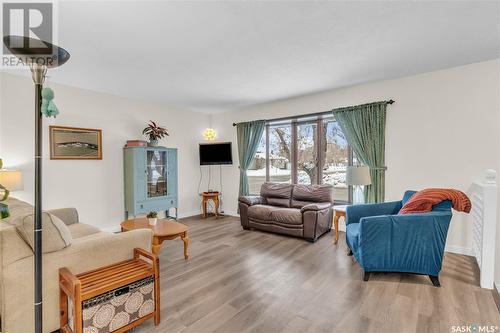 1502 12Th Avenue N, Regina, SK - Indoor Photo Showing Living Room