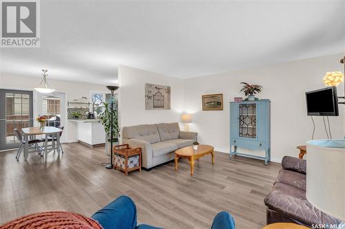 1502 12Th Avenue N, Regina, SK - Indoor Photo Showing Living Room