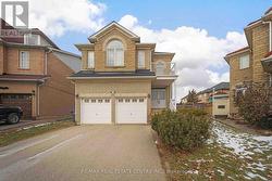 733 MACBETH HEIGHTS  Mississauga, ON L5W 1E6