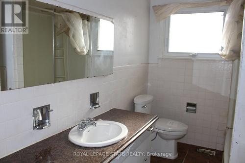 664 Chestnut Place, Burlington, ON - Indoor Photo Showing Bathroom