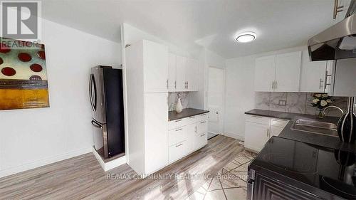 259 Ross Avenue, Kitchener, ON - Indoor Photo Showing Kitchen