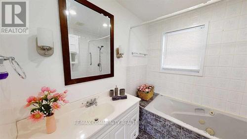 259 Ross Avenue, Kitchener, ON - Indoor Photo Showing Bathroom