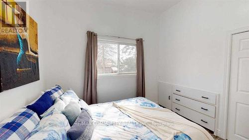 259 Ross Avenue, Kitchener, ON - Indoor Photo Showing Bedroom