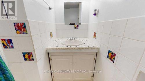 259 Ross Avenue, Kitchener, ON - Indoor Photo Showing Bathroom