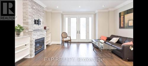 1033 Shaw Drive, Mississauga, ON - Indoor Photo Showing Living Room With Fireplace