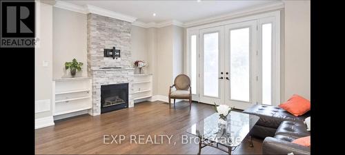 1033 Shaw Drive, Mississauga, ON - Indoor Photo Showing Living Room With Fireplace