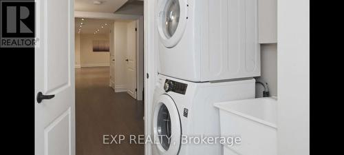 1033 Shaw Drive, Mississauga, ON - Indoor Photo Showing Laundry Room