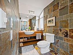 Salle de bains attenante Ã  la CCP - 