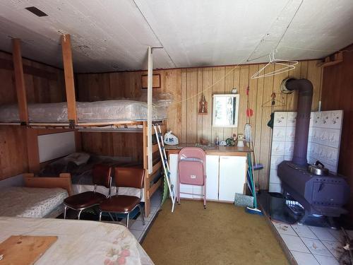 Intérieur - Route 243, Racine, QC 