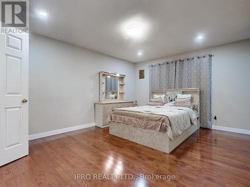 4387 Violet Road, Mississauga, ON - Indoor Photo Showing Bedroom