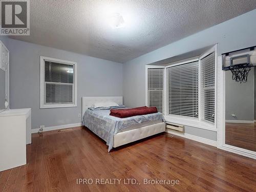 4387 Violet Road, Mississauga, ON - Indoor Photo Showing Bedroom