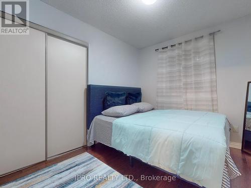 4387 Violet Road, Mississauga, ON - Indoor Photo Showing Bedroom