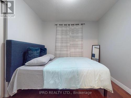 4387 Violet Road, Mississauga, ON - Indoor Photo Showing Bedroom