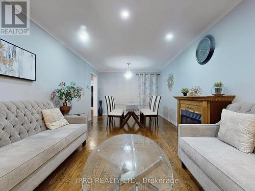 4387 Violet Road, Mississauga, ON - Indoor Photo Showing Living Room