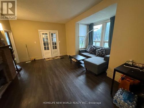 61 Broadway Avenue, Hamilton, ON - Indoor Photo Showing Other Room