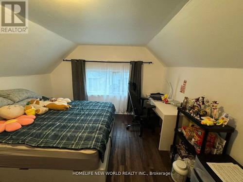 61 Broadway Avenue, Hamilton, ON - Indoor Photo Showing Bedroom