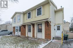 908 BORLAND DRIVE  Ottawa, ON K1E 1X6