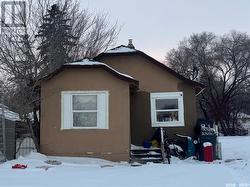 417 Q AVENUE S  Saskatoon, SK S7M 2Y4