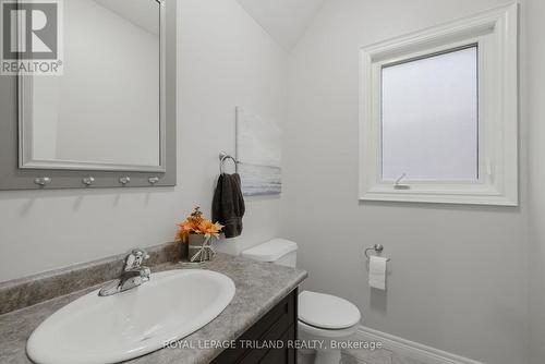 711 Springwood Crescent, London, ON - Indoor Photo Showing Bathroom