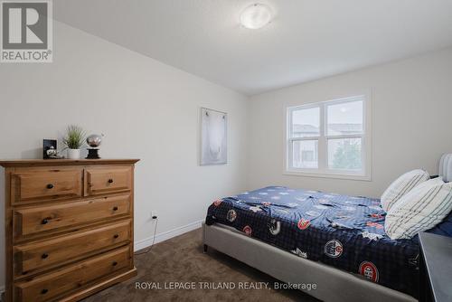 711 Springwood Crescent, London, ON - Indoor Photo Showing Bedroom