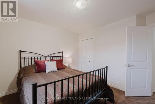 711 Springwood Crescent, London, ON - Indoor Photo Showing Bedroom