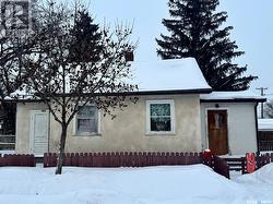 136 K AVENUE S  Saskatoon, SK S7M 2K2