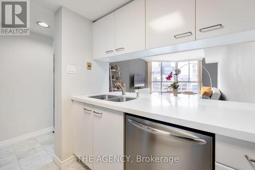 3301 - 38 Elm Street, Toronto (Bay Street Corridor), ON - Indoor Photo Showing Kitchen With Double Sink