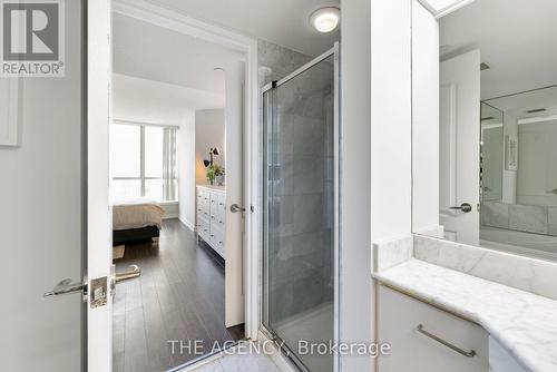 3301 - 38 Elm Street, Toronto, ON - Indoor Photo Showing Bathroom