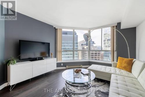 3301 - 38 Elm Street, Toronto, ON - Indoor Photo Showing Living Room