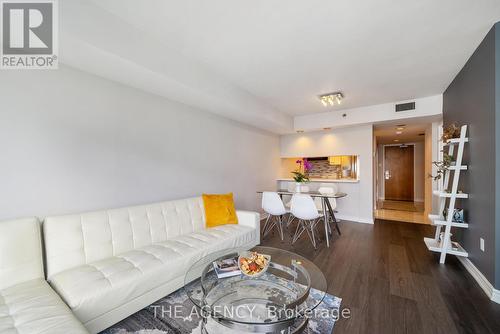 3301 - 38 Elm Street, Toronto (Bay Street Corridor), ON - Indoor Photo Showing Living Room